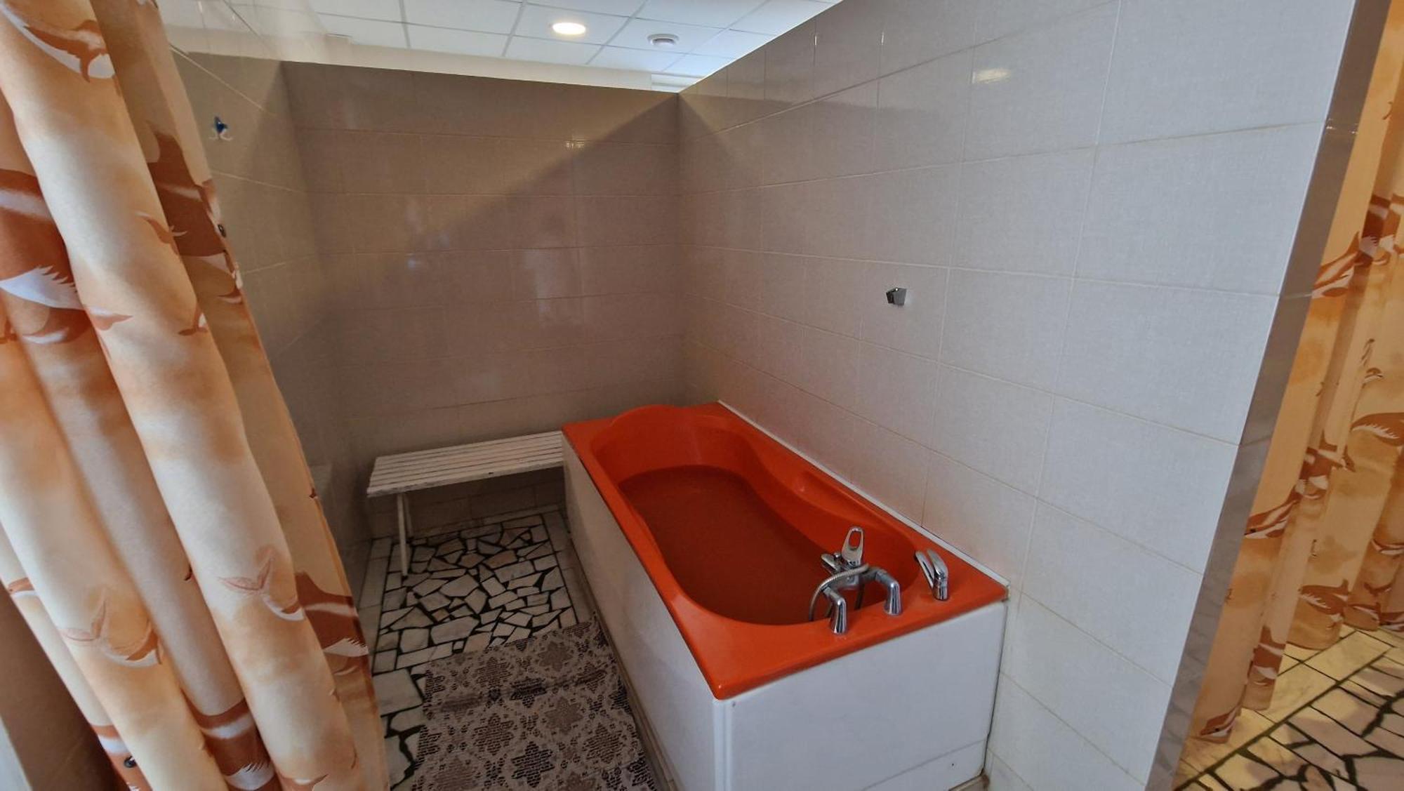 Hotel Bradul - โควาสนา ภายนอก รูปภาพ